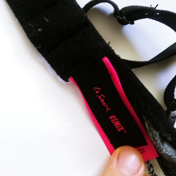 La Senza Gray, Black and White Bra 34A - Picture 8 of 14